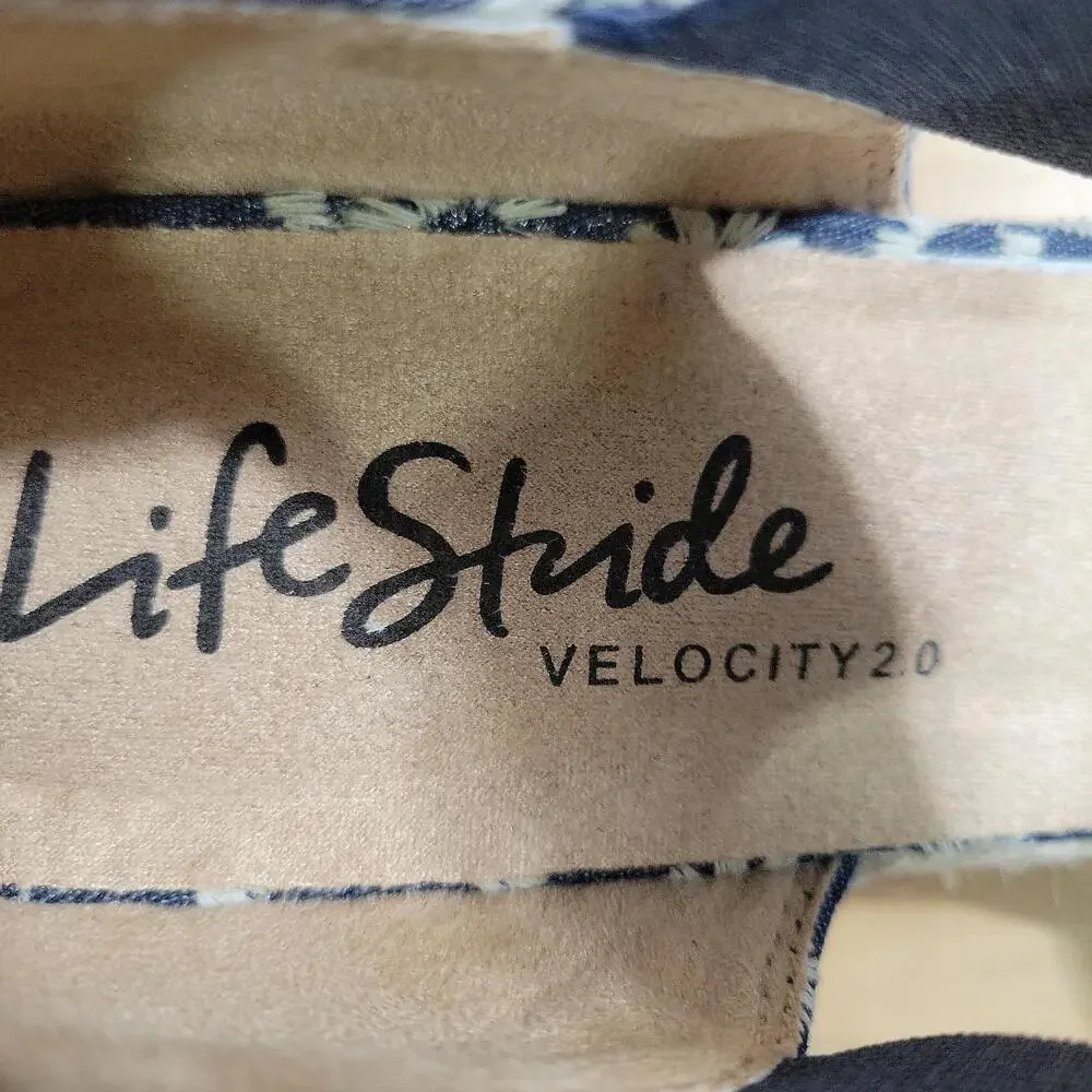 LifeStride Kaylee Sandals 9.5M Blue Denim Embroidered Wedge Heel Espadrille